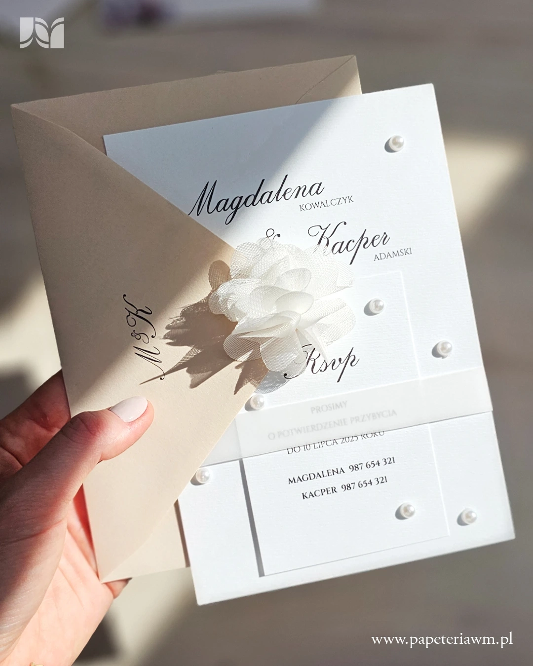 invitations-pearl-flower-classic-1